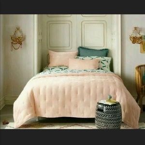 OPALHOUSE Velvet Pink Blush Tufted Quilt